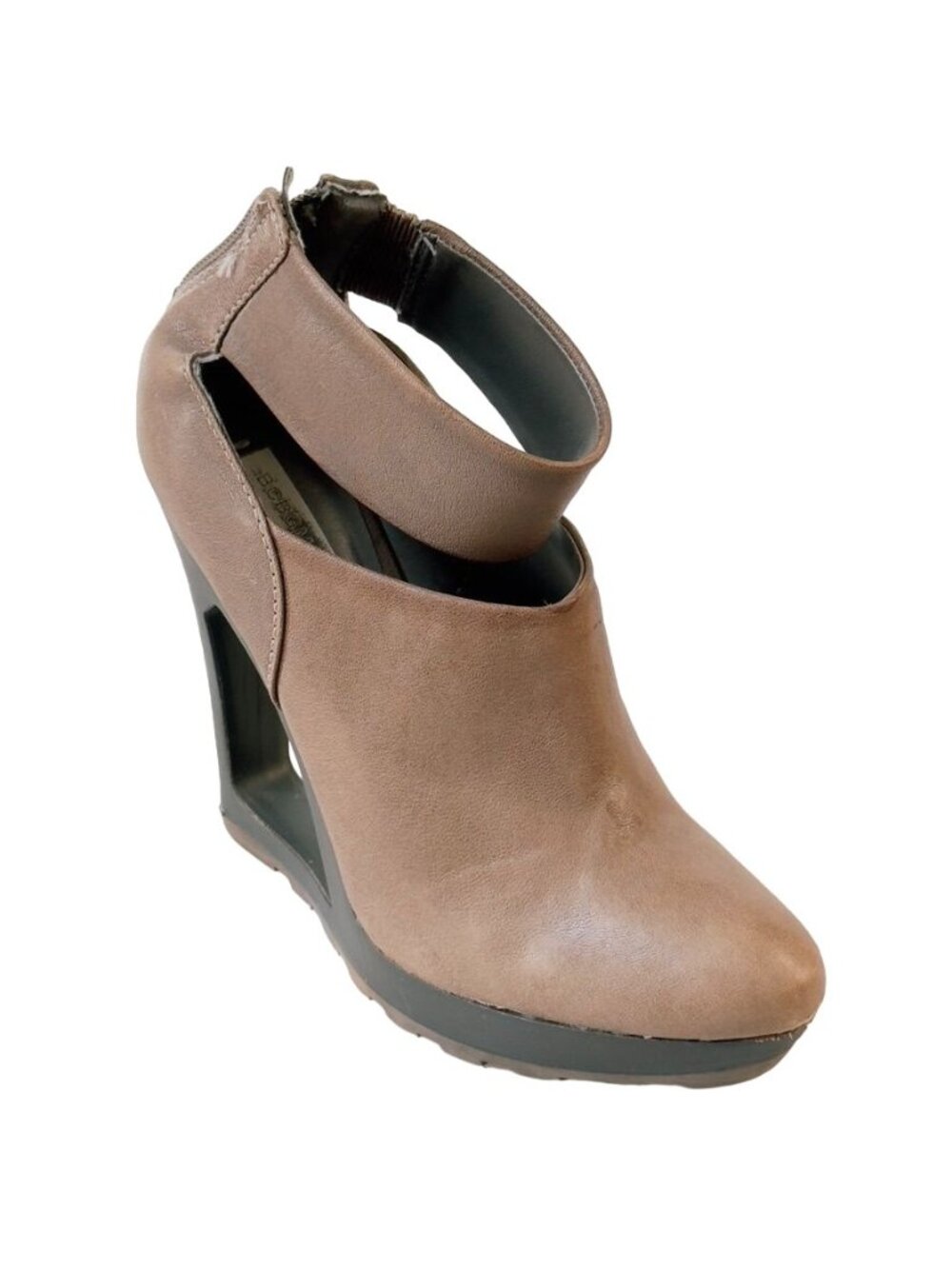 BCBG Runway Beige Leather Cutout Wedge Ankle Booties Back Zipper Size 8